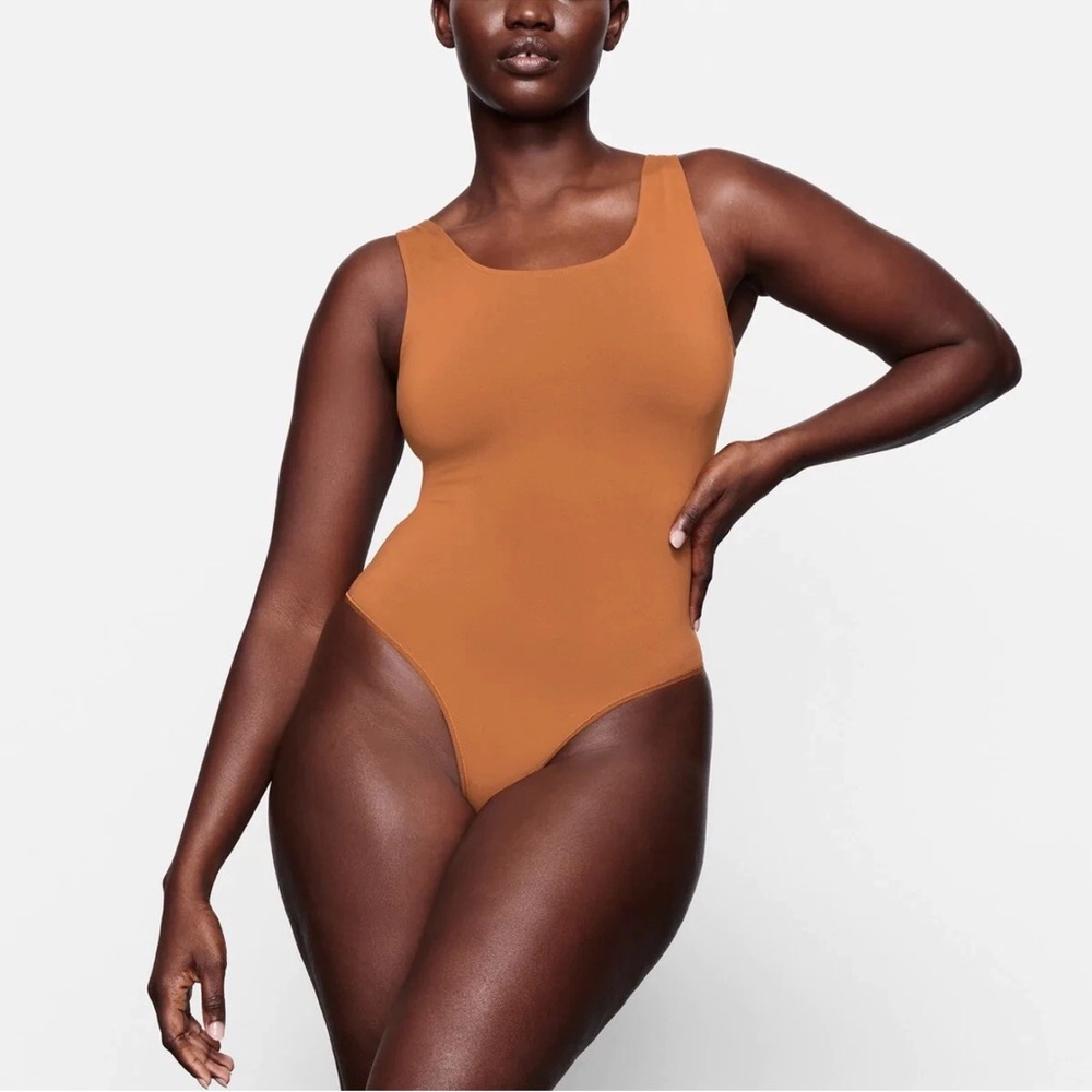 SKIMS Soft Smoothing Thong Bodysuit Cooper